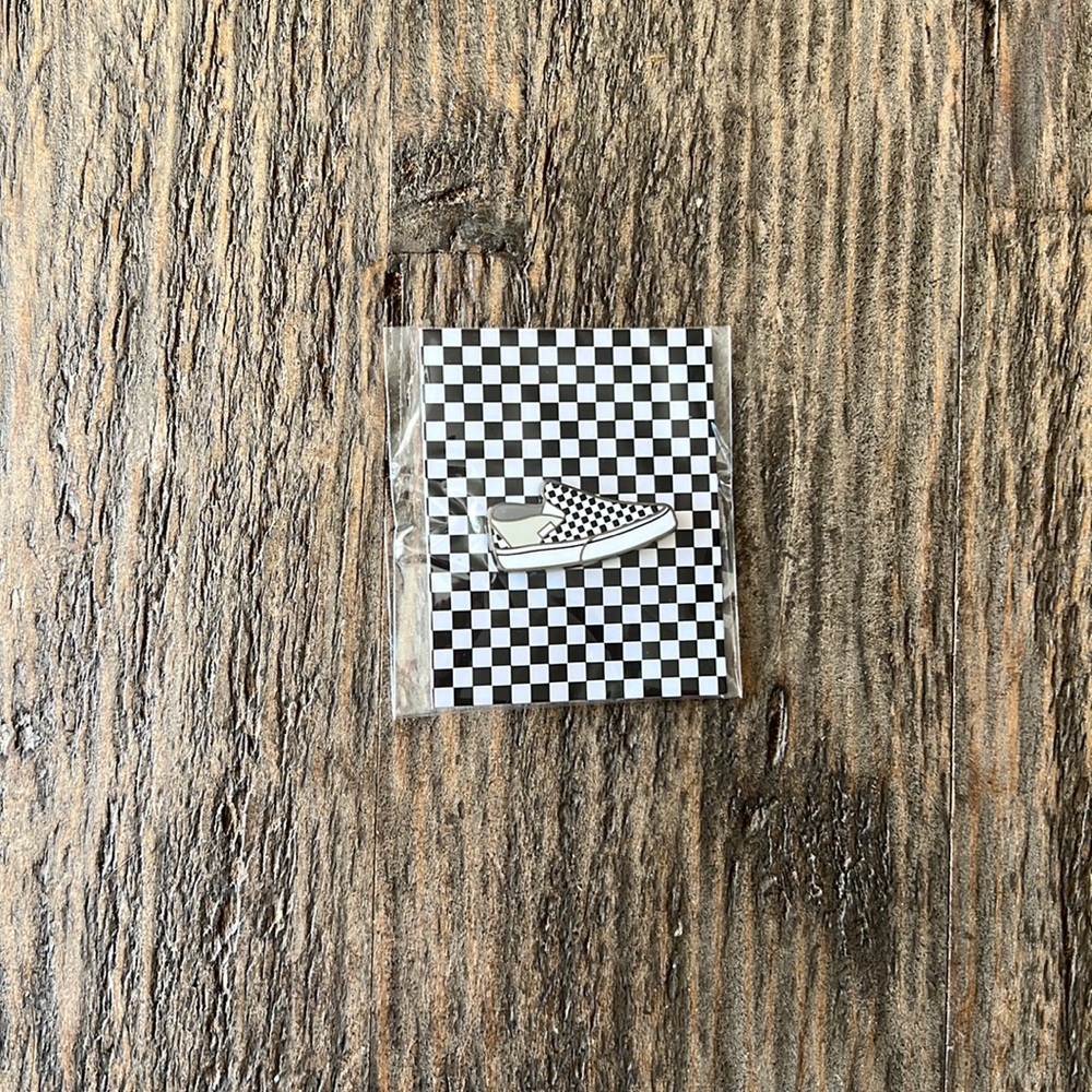 Vans Family bundle. Checkered pop socket,classic slip on pin, checkered Vans Pin - Picture 4 of 7